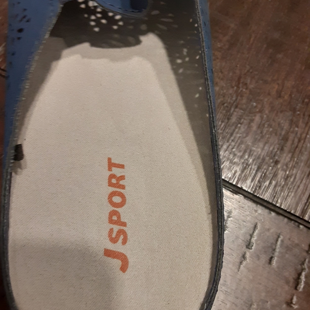 Shoes - Picture 4 of 5